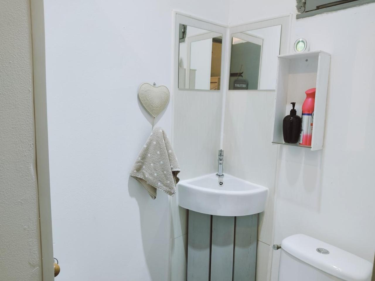 Chez Christy Chemin Des Dinots Bed & Breakfast Saint-Bonnet-de-Four Room photo